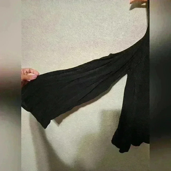 NWT Lovers + Friends Cloud Break Cold Shoulder Top - Picture 4 of 7